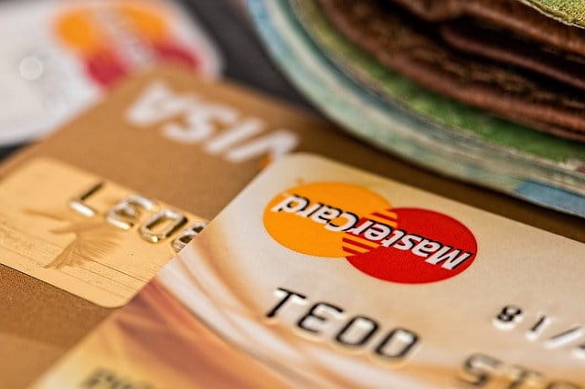 VISA und MasterCard als Kreditkarten Zahlungsmethode im Echtgeld Online Casino.